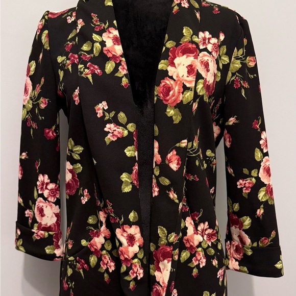 Pepper & Zoe Jackets & Blazers - Elegant Floral Women's Blazer Size Small